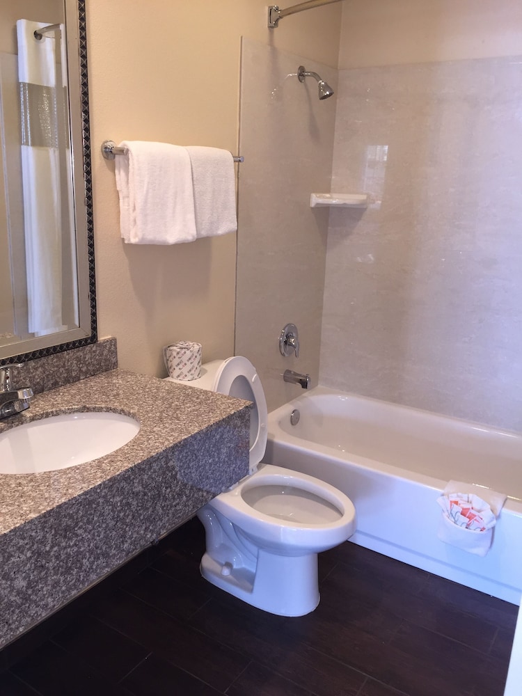 Surf City Inn And Suites 49/50