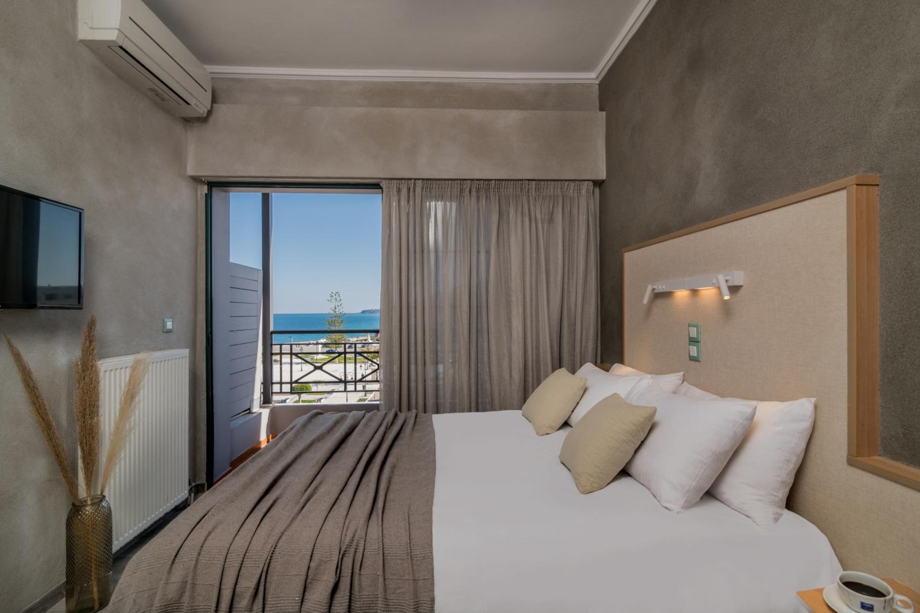 Room, Double or Twin Bed, Sea View