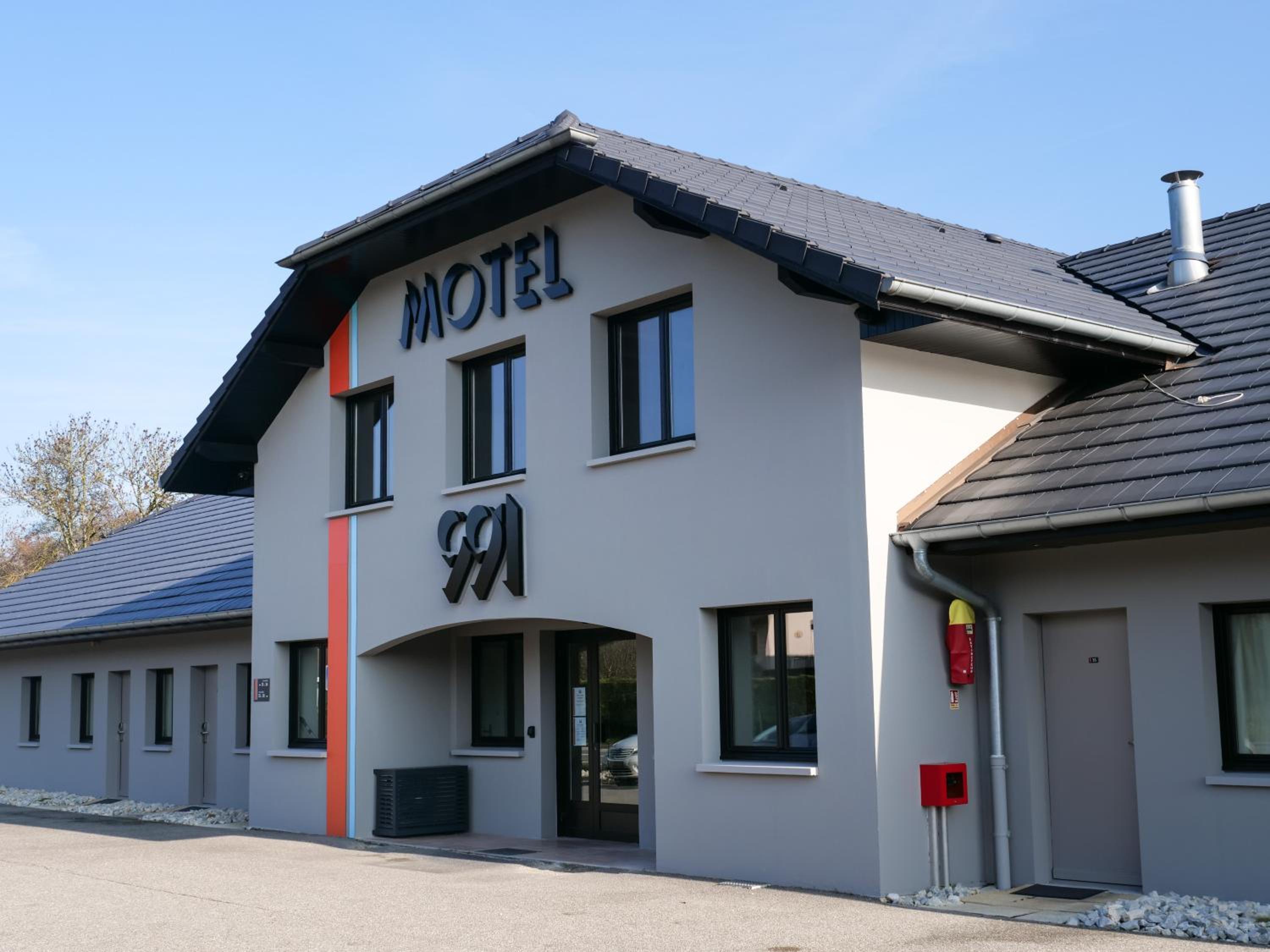Motel 991 4/25