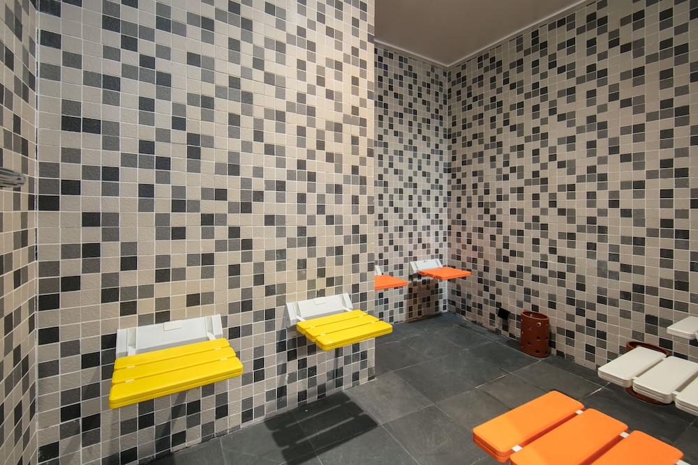Anatole Hotel Hanoi 49/50