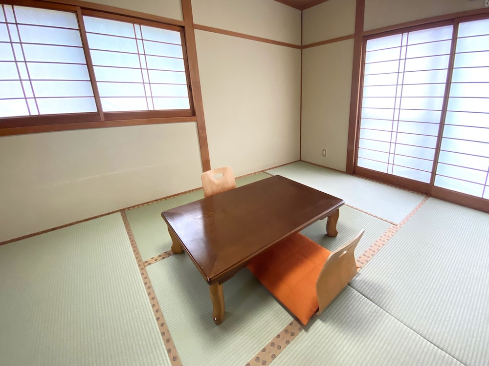 Hasuwa Inn 10/50