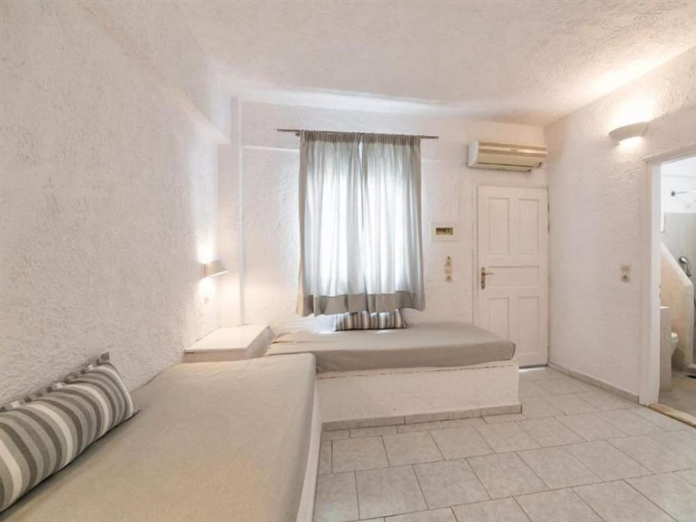 Artemis Suites Formerly Artemis Studios Megalochori 50/75