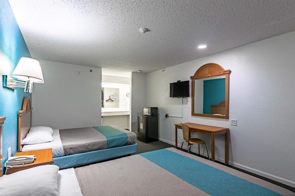 Motel6 Azle, TX 18/38
