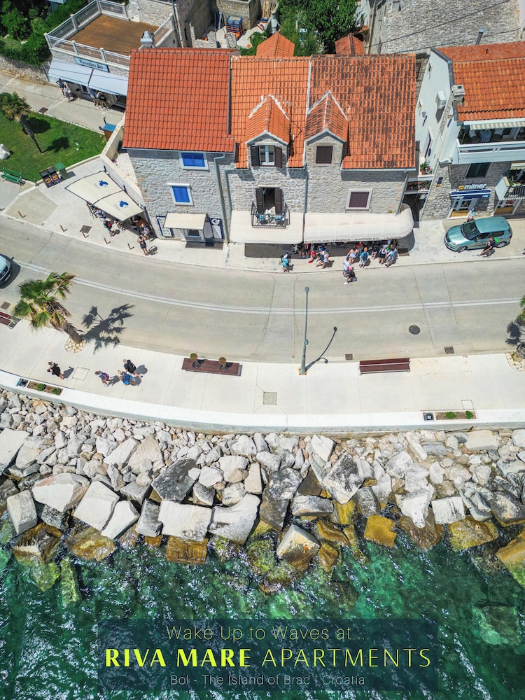 Luxury Seaside Apartments 40/50