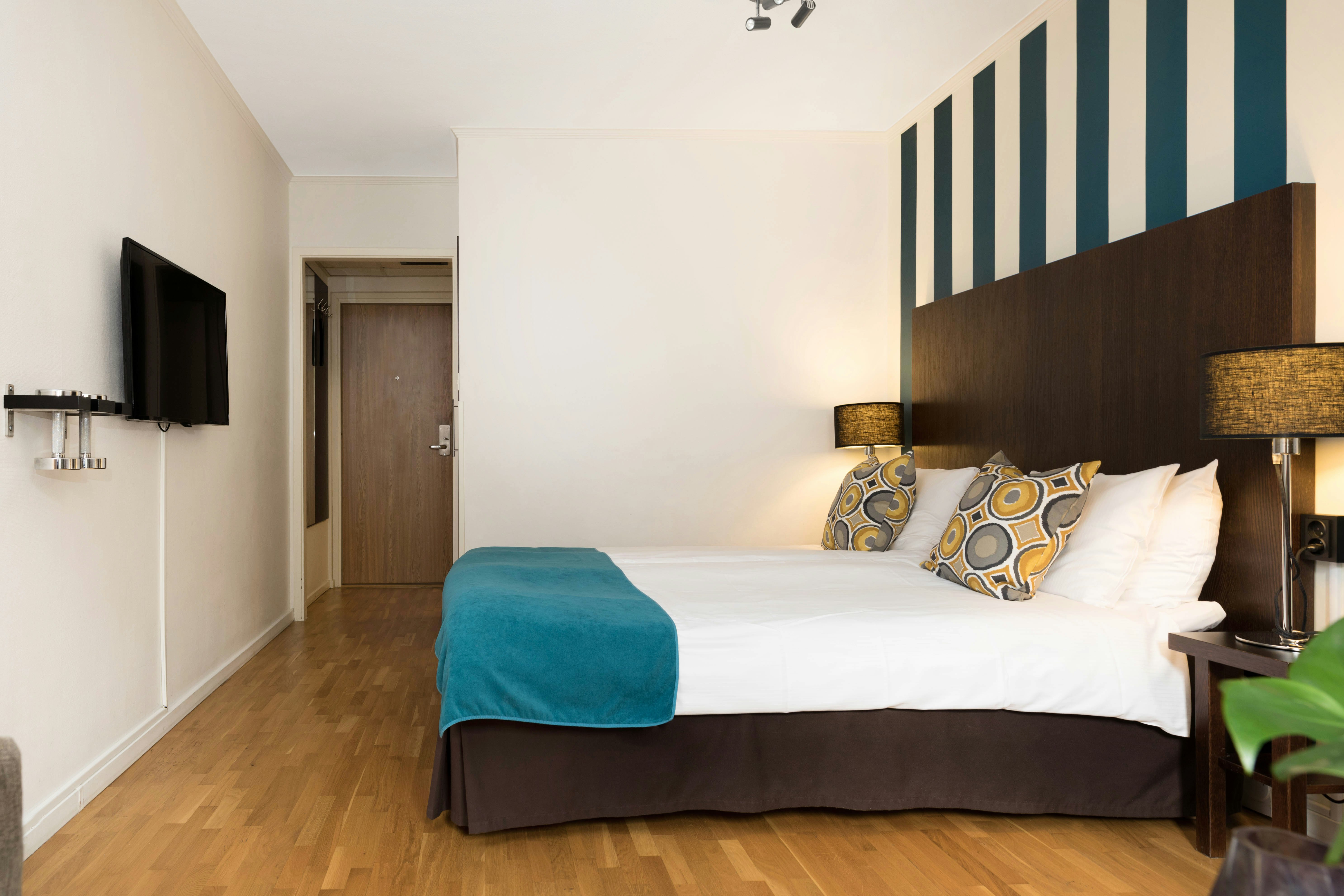 SUPERIOR, TWIN BEDS