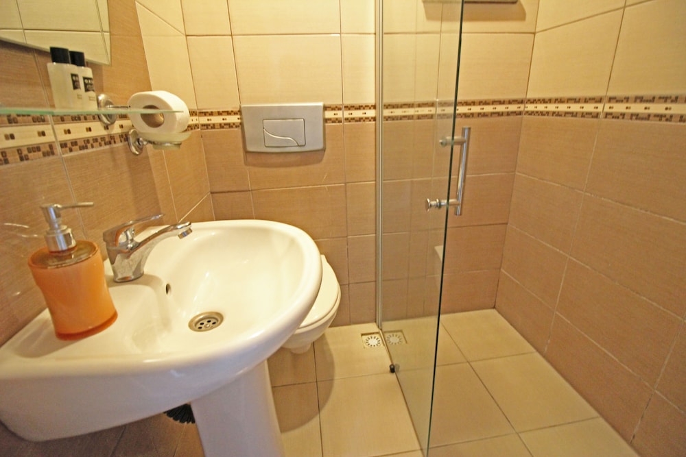 Hambarli Otel 46/49