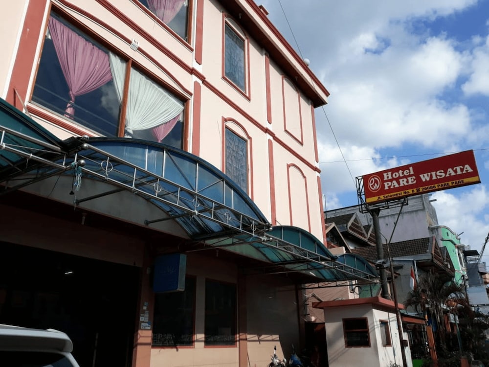 Hotel Parewisata 1/22