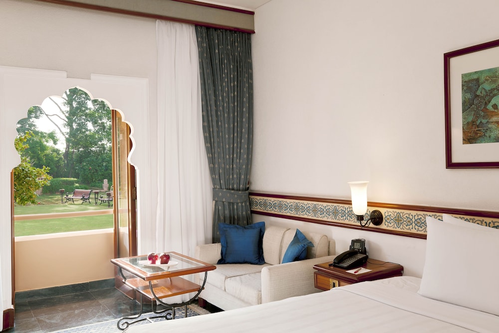 Trident, Jaipur 26/61