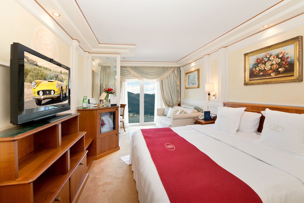 SUPERIOR, DOUBLE BED, LAKE VIEW