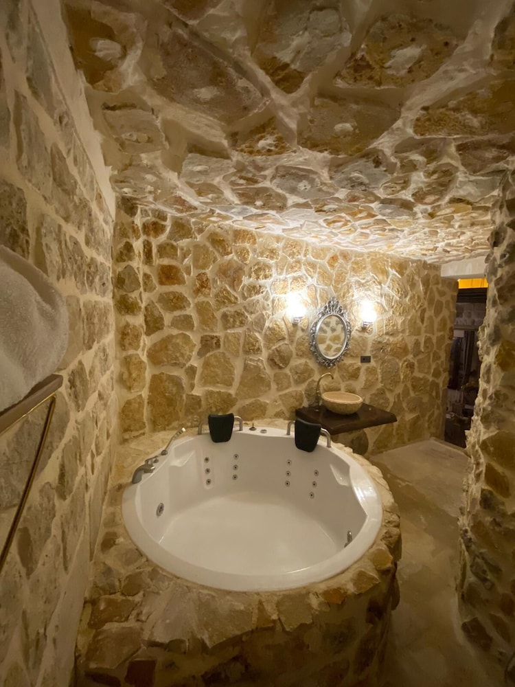 Antik Han Hotel 31/41