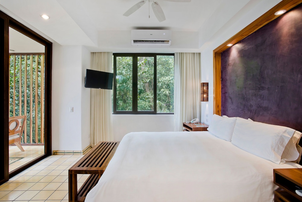 Arenas del Mar Beachfront & Rainforest Resort 22/75