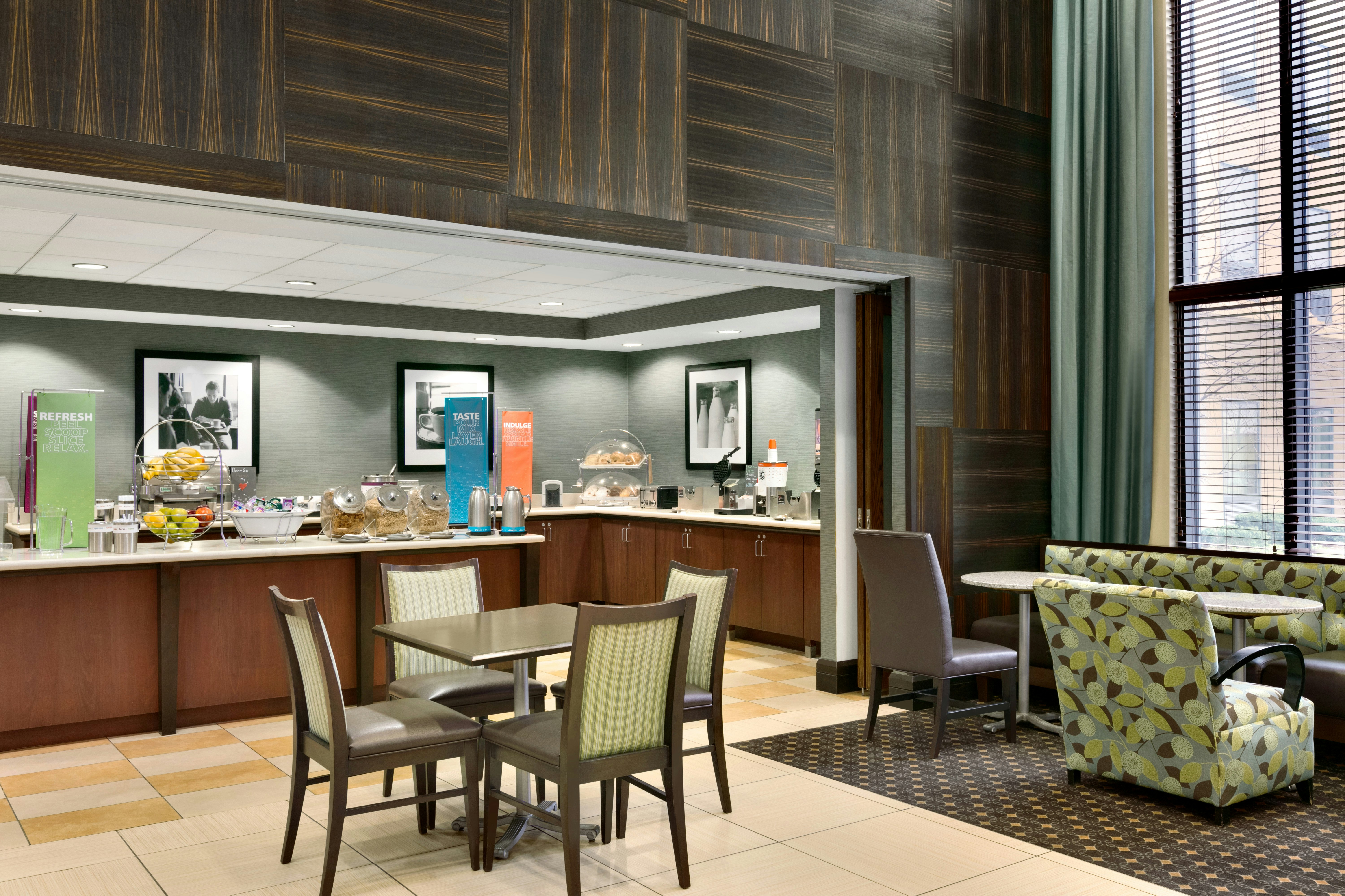 Hampton Inn & Suites Mahwah 33/60