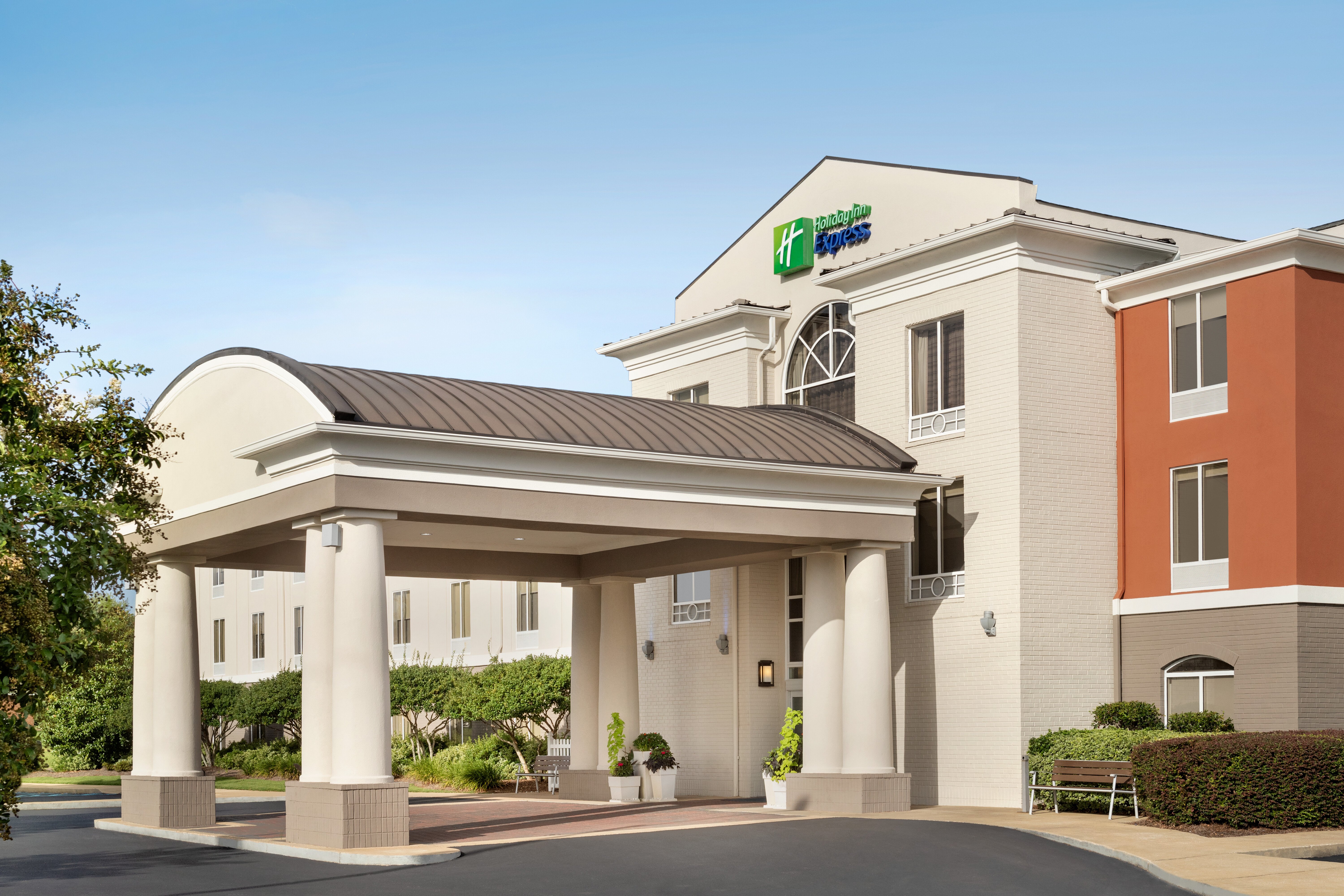Holiday Inn Express Hotel Suites Auburn University Area 2/53