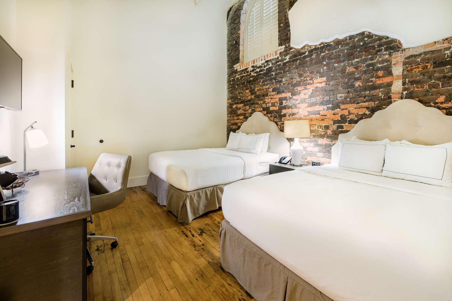 1 BEDROOM, SUITE, 2 QUEEN BEDS