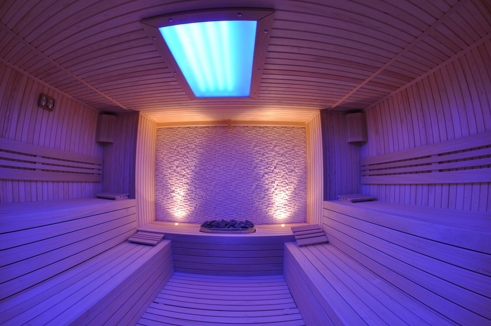 Turiya Hotel Spa 6/18