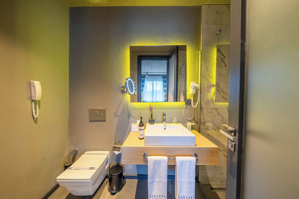 Sandima Boutique Hotel 41/43