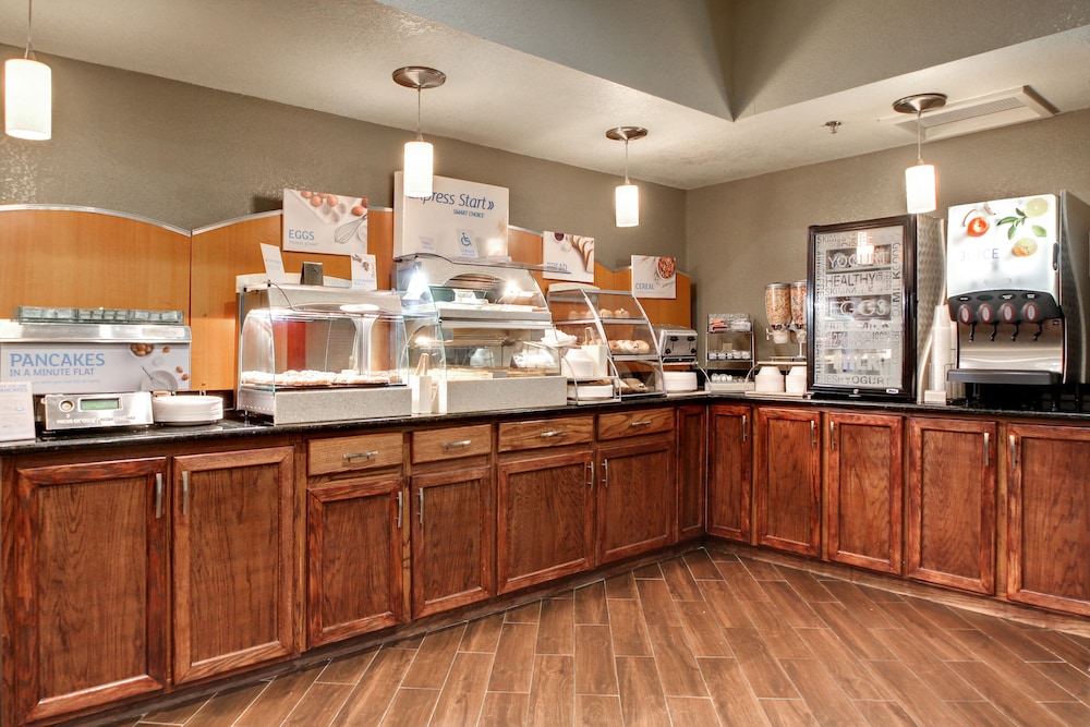 Holiday Inn Express Marshfield (Springfield Area) 14/34