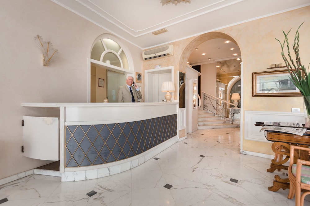 Miramare Hotel 6/42