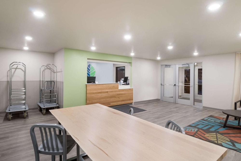WoodSpring Suites Mesa Chandler 10/16