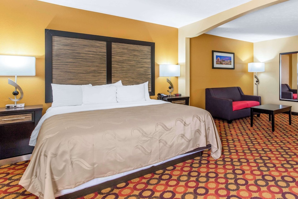 ROOM, KING BED, ACCESSIBLE