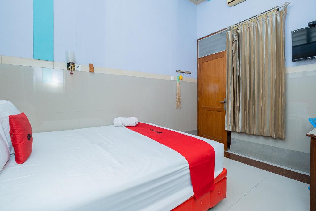 RedDoorz Syariah near Alun Alun Bojonegoro 10/29