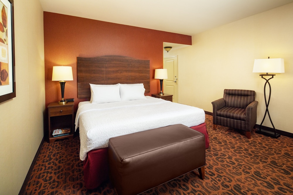 ROOM, KING BED, ACCESSIBLE