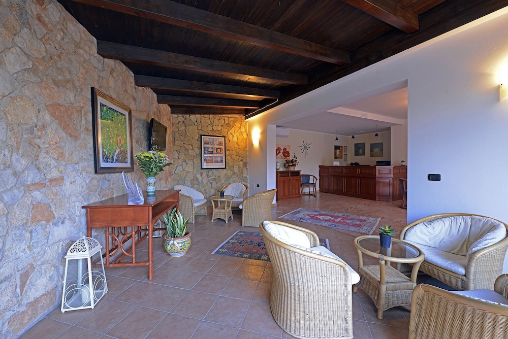 Oasis Hotel Residence and Resort 24/46