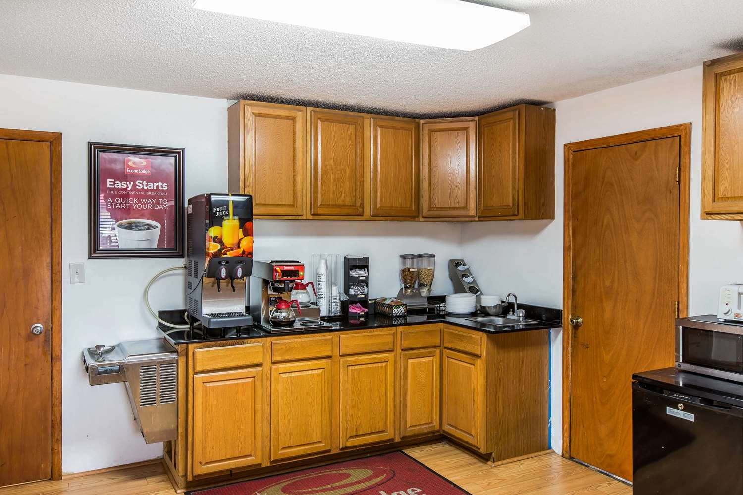 Econo Lodge Inn & Suites Albany North 24/41