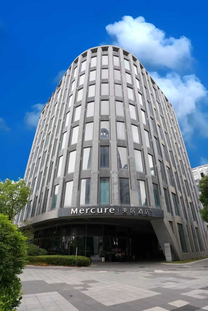 Mercure Shanghai Hongqiao Railway Station 32/37