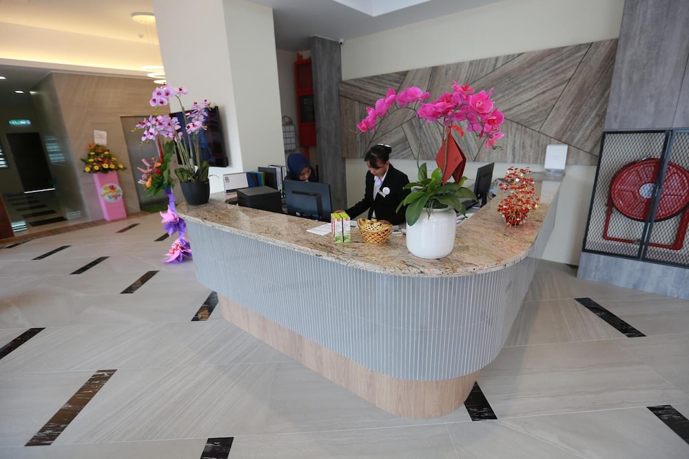 Pantai Regal Hotel 8/50