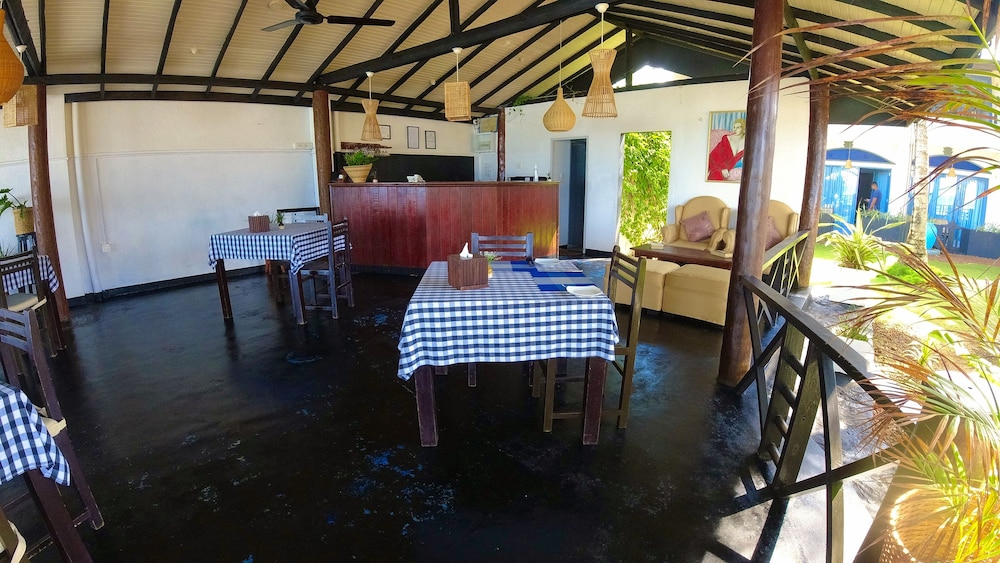 Dalawella Beach Resort 30/51