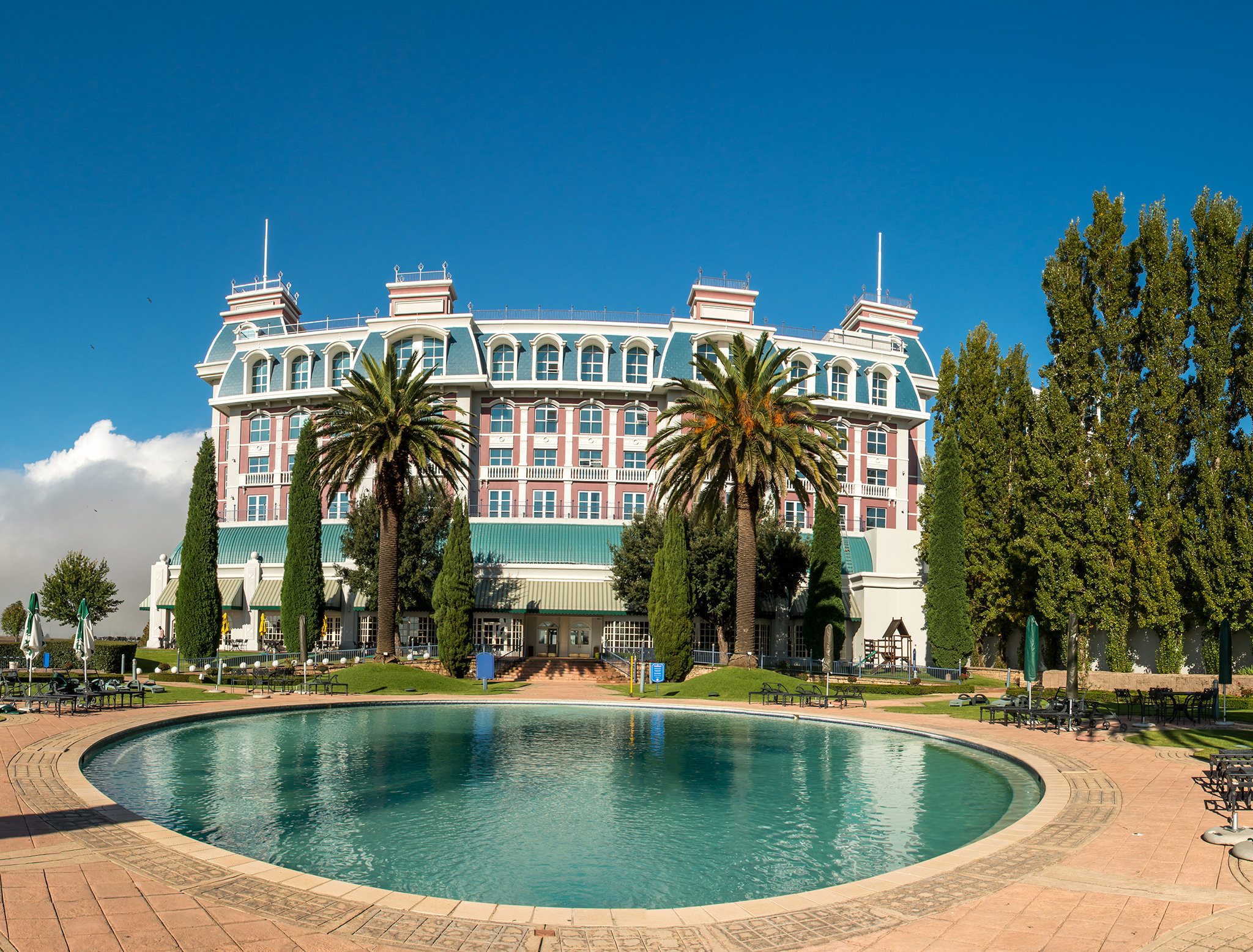 Graceland Hotel in SECUNDA