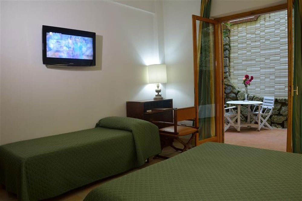Grand Hotel De Rose 18/65