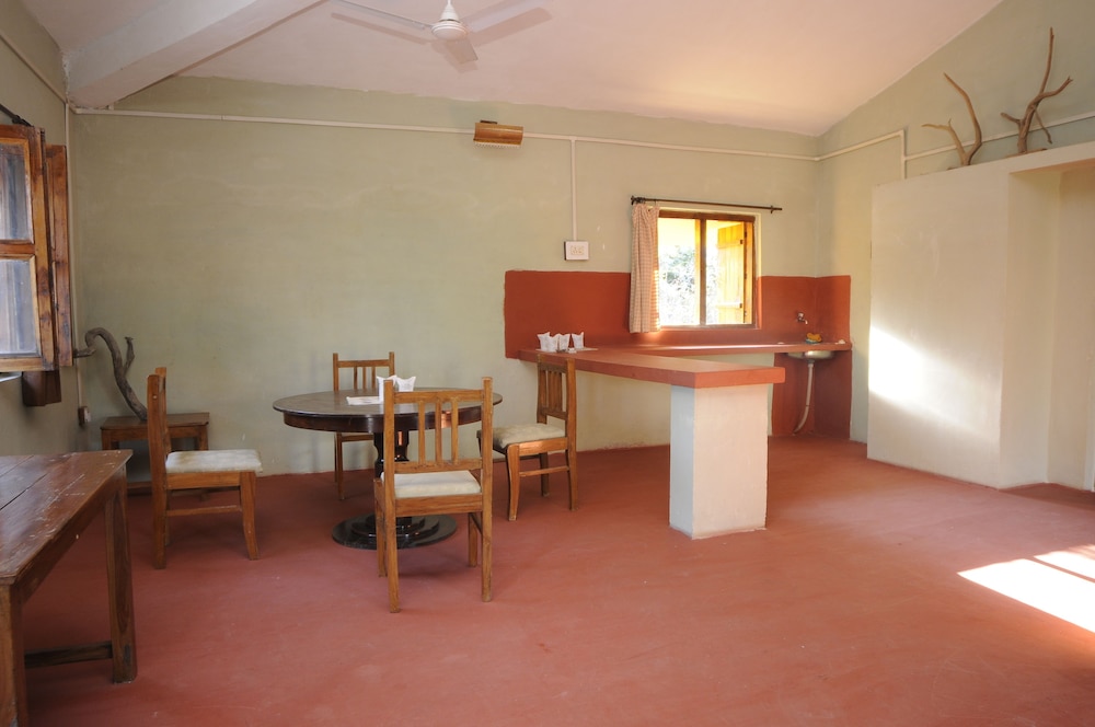 KEN RIVER LODGE 15/24