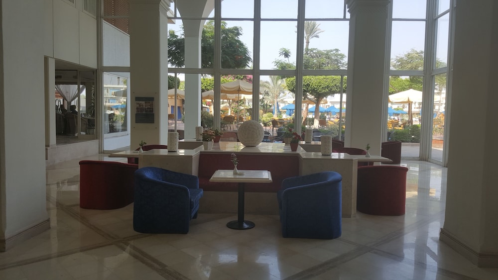 Pyramids Park Resort Cairo 55/65