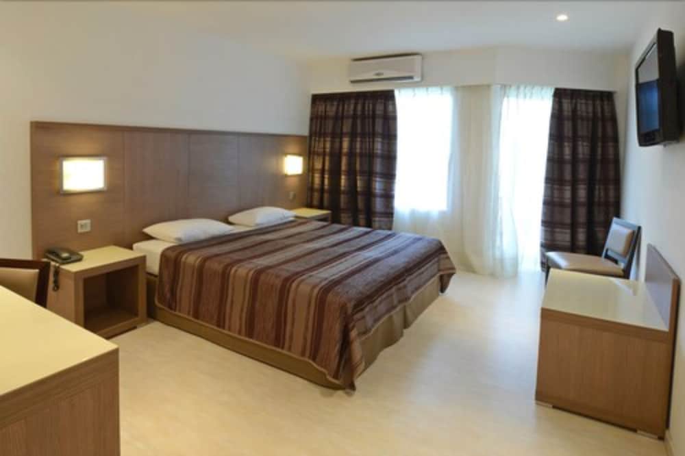 Calvi Hotel 32/65