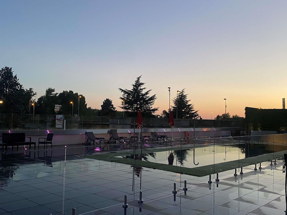 MERCURE ORLEANS CENTRE 36/62
