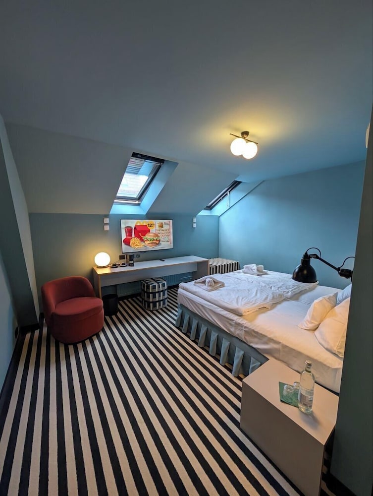 Aussen Alster Hotel 25/73