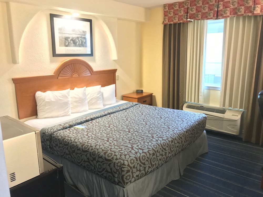 Days Inn by Wyndham San Antonio Airport 16/37