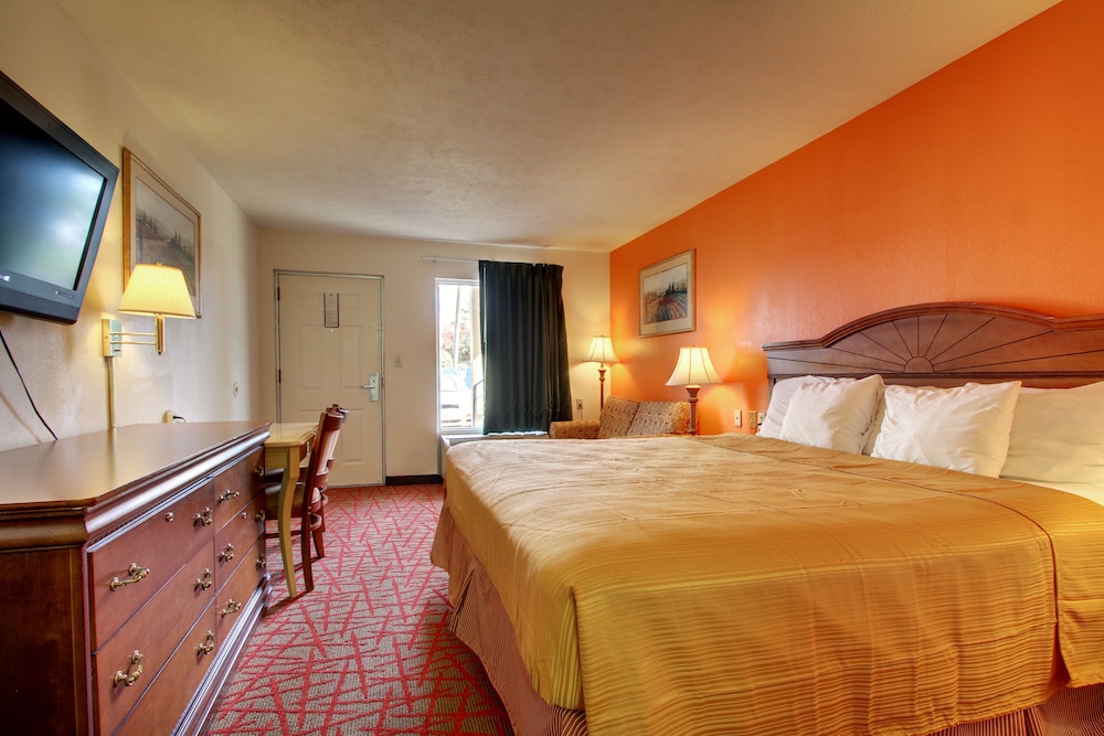 Rodeway Inn Oxford, AL 13/36