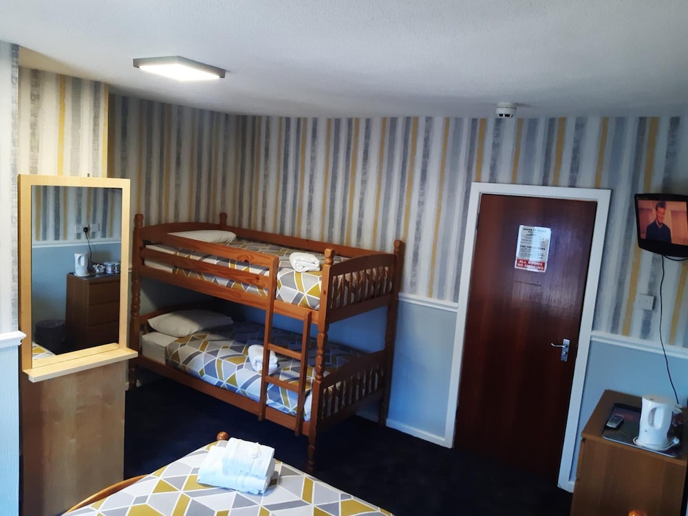 Wellington Hotel 38/50