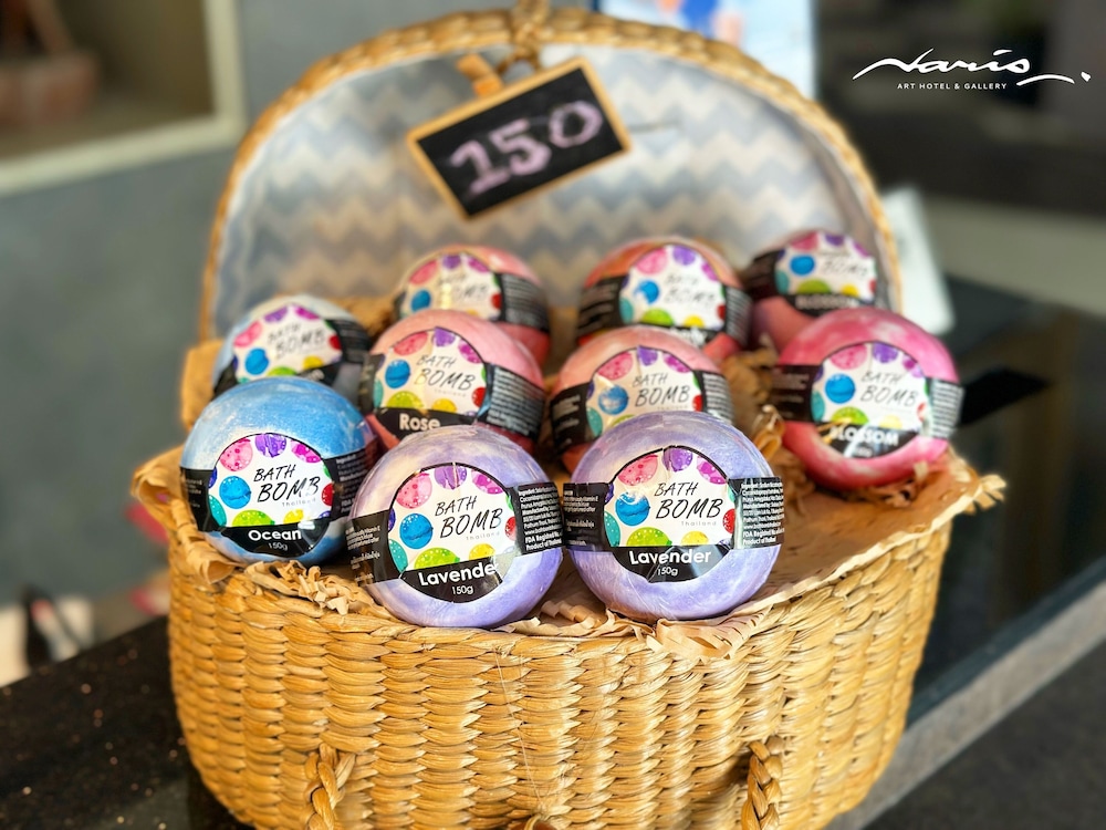 NARIS ART HOTEL 34/55