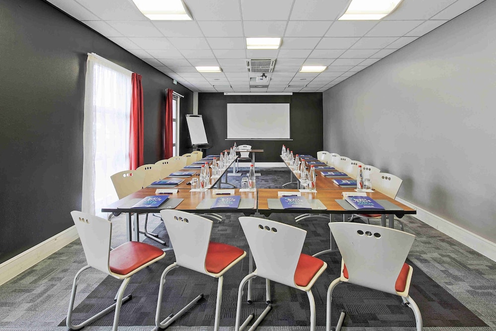 Hotel Restaurant Campanile Roissy Le Mesnil-Amelot 48/58