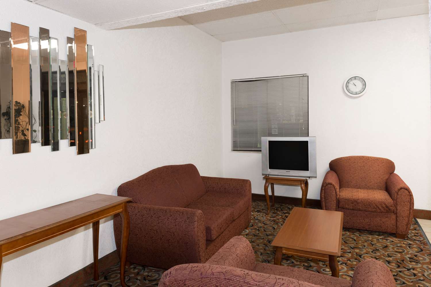 Super 8 by Wyndham Pompano Beach 17/21
