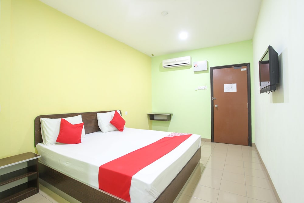 OYO 89539 Hotel Siswa 16/32