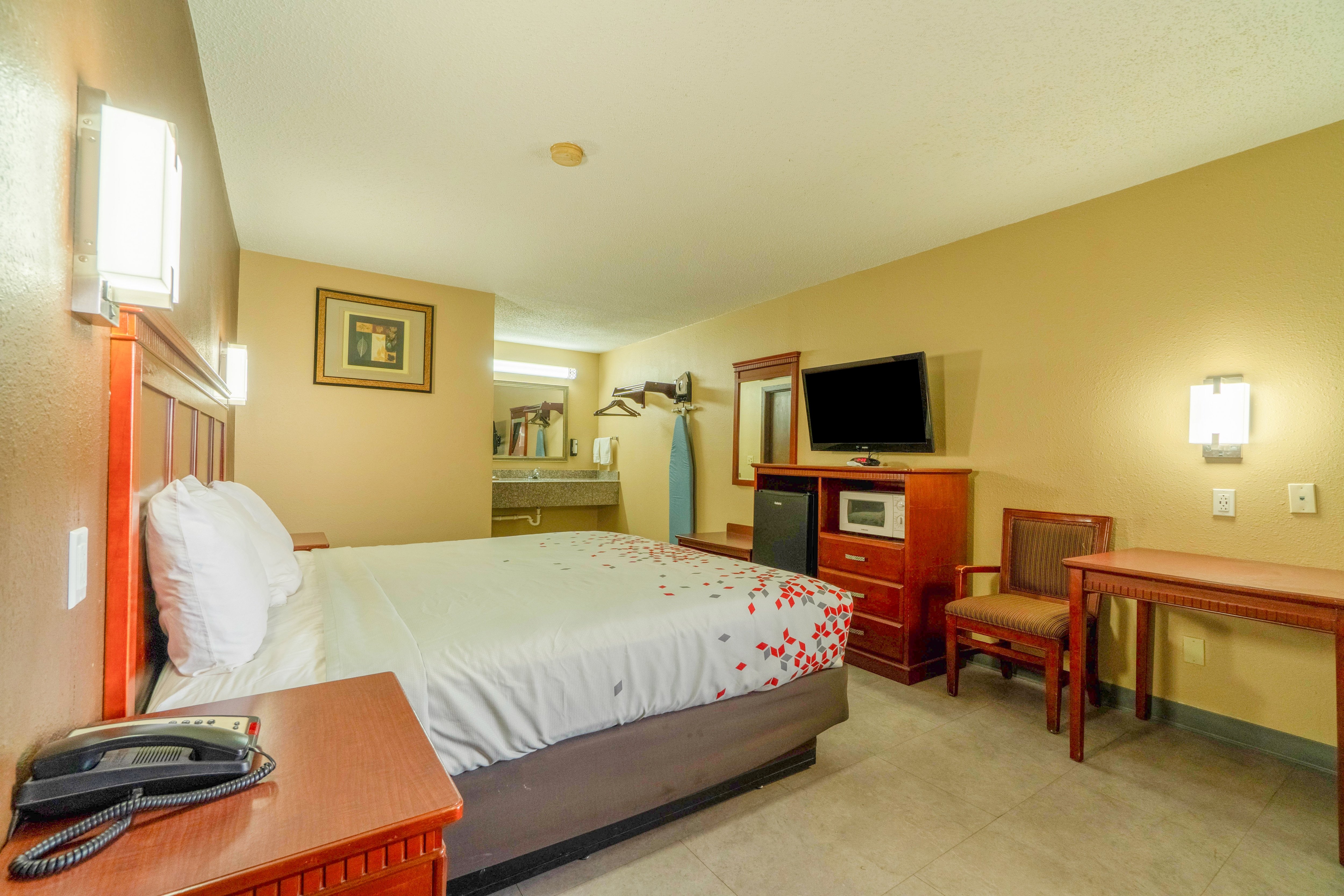 Crown Inn - Denver, Tx 22/42