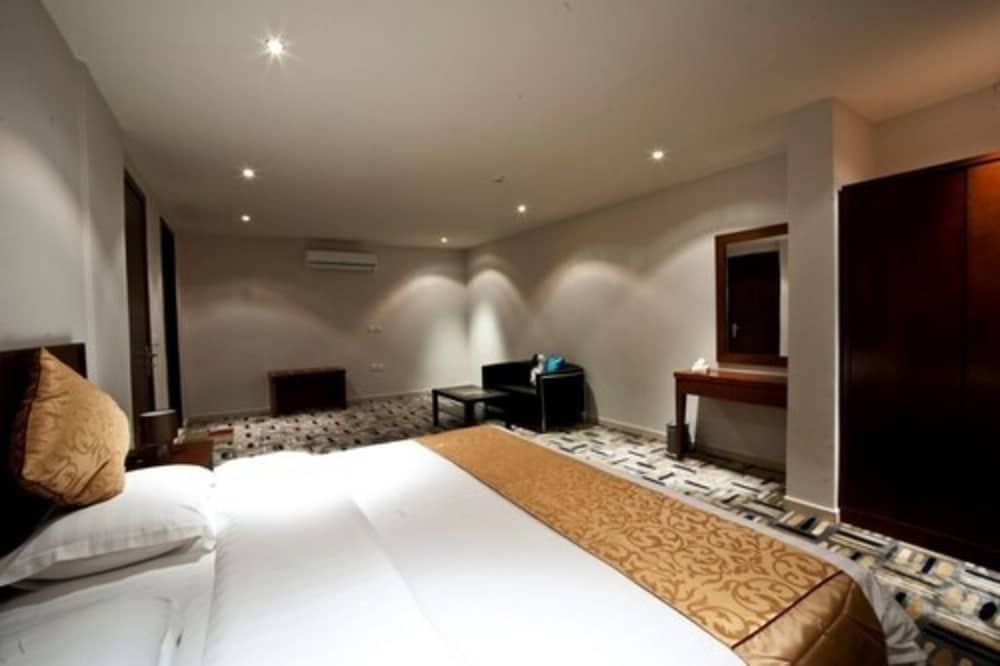 الاجنحه التنفيذيه(Executive Suites) 16/44