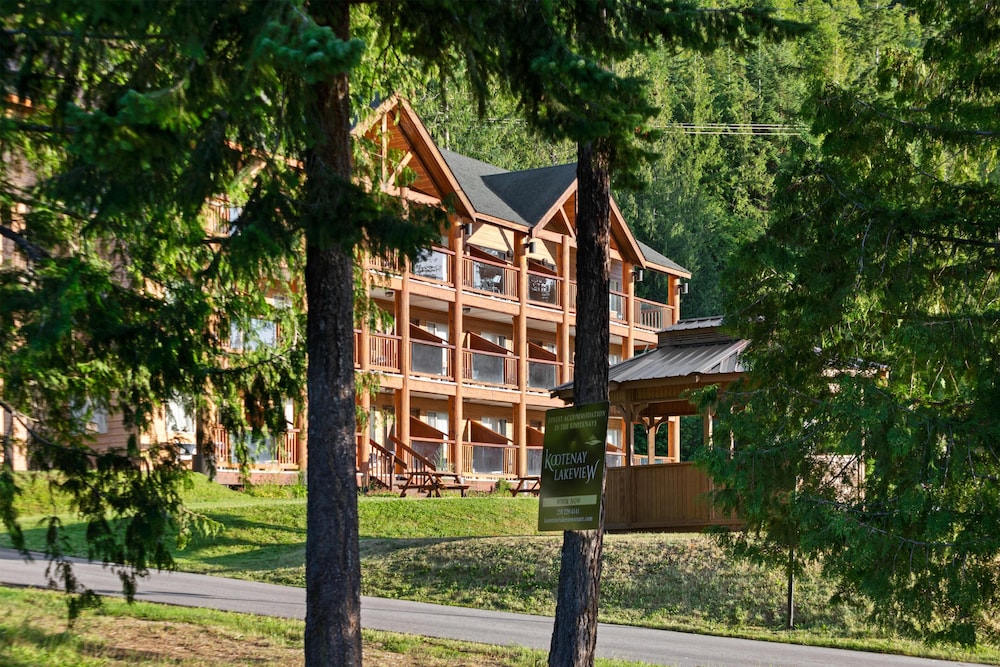 Kootenay Lakeview Resort, BW Signature Collection in BRITISH COLUMBIA