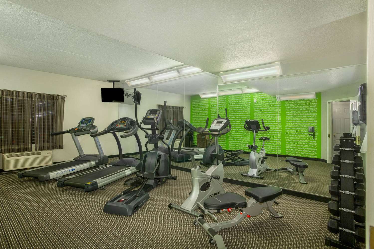 La Quinta Inn Suites St Louis Westport 32/49