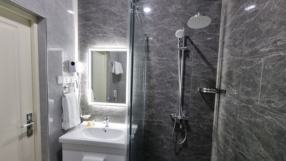 Garnet Hotel Tashkent 55/60